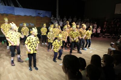 Foto des Albums: Musicalaufführung 1 Tuishi pamoja Juni 2025