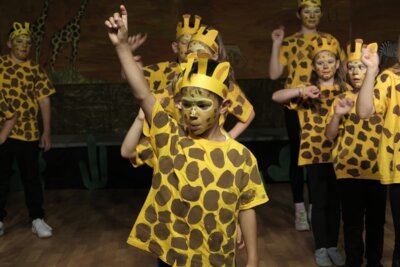 Foto des Albums: Musicalaufführung 1 Tuishi pamoja Juni 2025