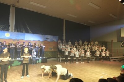 Foto des Albums: Musicalaufführung 1 Tuishi pamoja Juni 2025