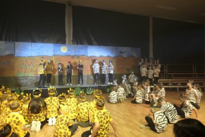Foto des Albums: Musicalaufführung 1 Tuishi pamoja Juni 2025
