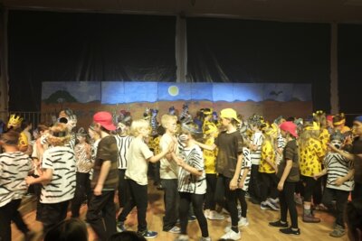 Foto des Albums: Musicalaufführung 1 Tuishi pamoja Juni 2025