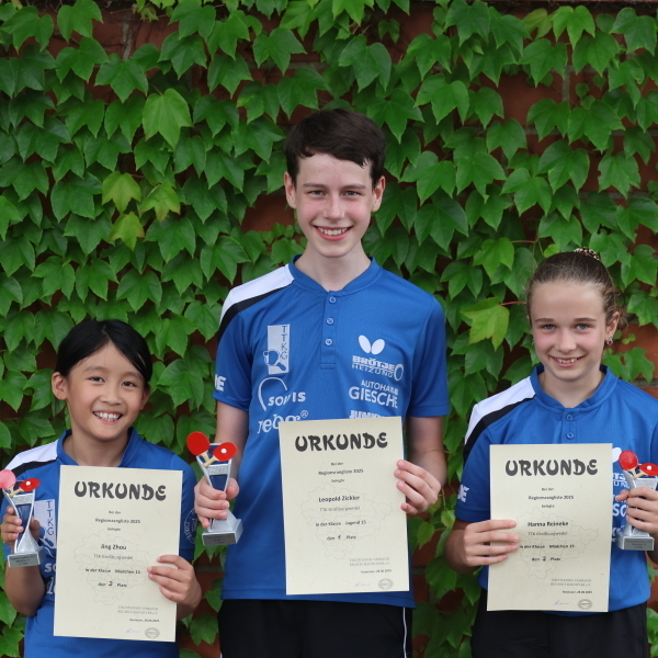 Bild: Leopold gewinnt Jungen 15, Jing (M11) und Hanna (M15) werden Zweite