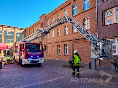 Foto des Albums: RBB dreht eine Reportage über Feuerwehrfrauen