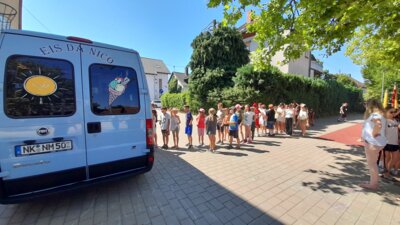 Foto des Albums: Eiswagen und Wasserspiele