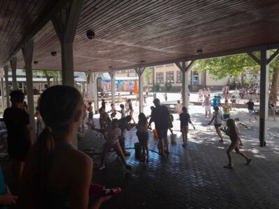 Foto des Albums: Eiswagen und Wasserspiele