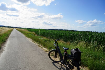 Am Ende der Stra&szlig;e wartet unsere Einkehr  (Bild vergr&ouml;&szlig;ern)
