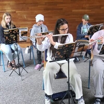 Foto des Albums: Erstes Konzert des Jugendorchesters – Jahresabschlusskonzert in der Schule am Dobrock in Cadenberge.