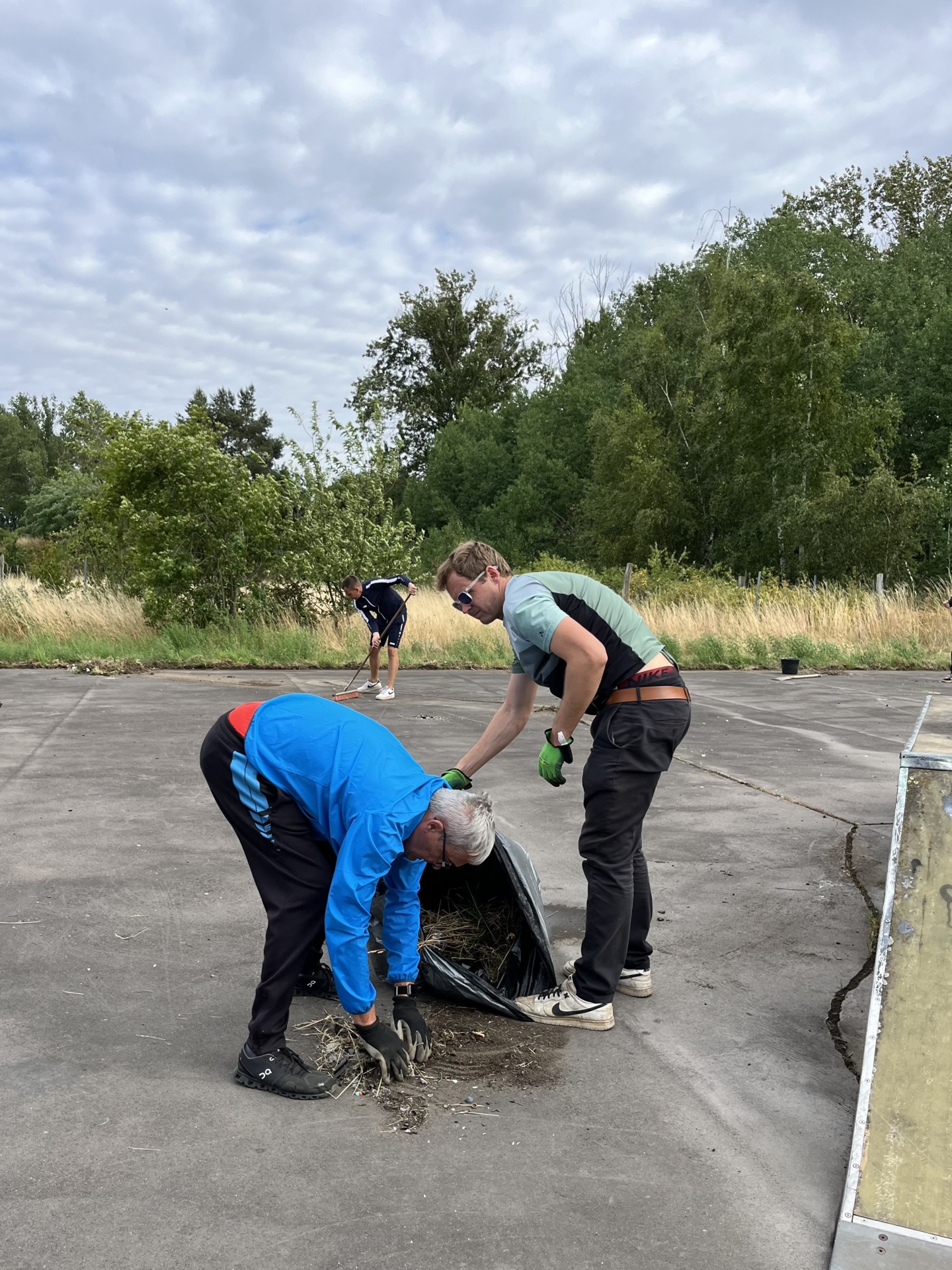Bild: Arbeitseinsatz Skateranlage Zielitz