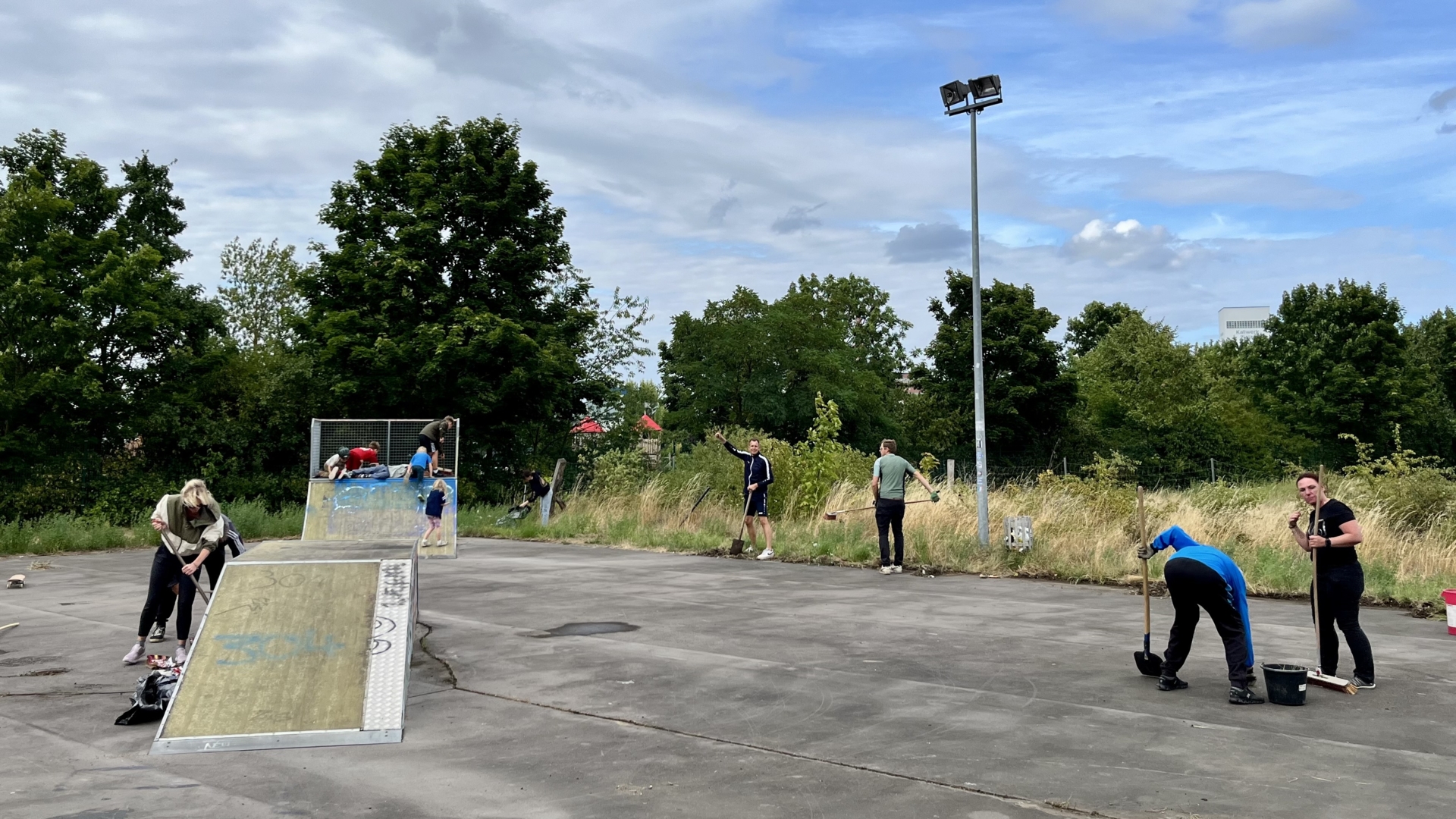 Bild: Arbeitseinsatz Skateranlage Zielitz