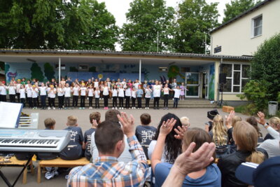 Foto des Albums: Schuljahresabschlussfeier - Bilder des ersten Teils