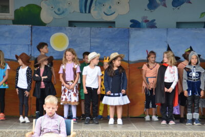 Foto des Albums: Schuljahresabschlussfeier - Bilder des ersten Teils