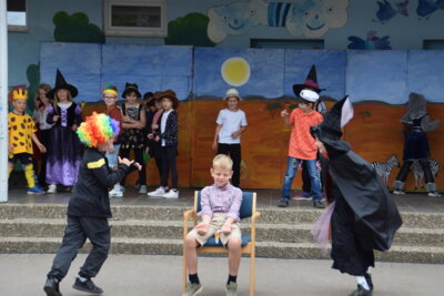 Foto des Albums: Schuljahresabschlussfeier - Bilder des ersten Teils