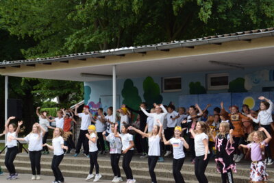 Foto des Albums: Schuljahresabschlussfeier - Bilder des ersten Teils