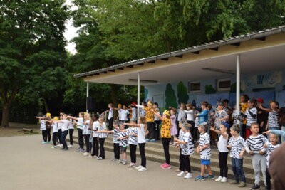 Foto des Albums: Schuljahresabschlussfeier - Bilder des ersten Teils