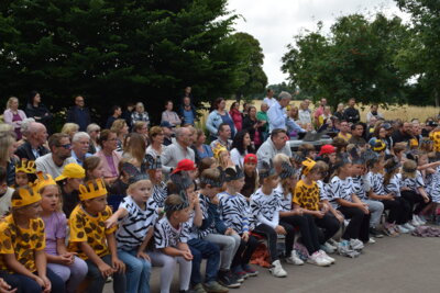 Foto des Albums: Schuljahresabschlussfeier - Bilder des ersten Teils
