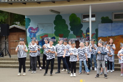 Foto des Albums: Schuljahresabschlussfeier - Bilder des zweiten Teils