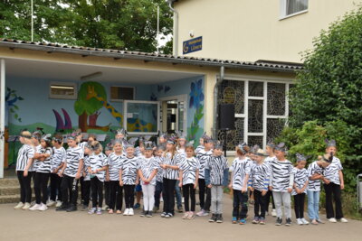 Foto des Albums: Schuljahresabschlussfeier - Bilder des zweiten Teils