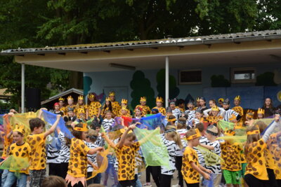 Foto des Albums: Schuljahresabschlussfeier - Bilder des zweiten Teils