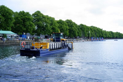 M&auml;hboot Triton  (Bild vergr&ouml;&szlig;ern)