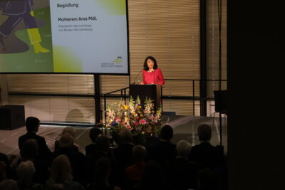 Landtagspr&auml;didentin Muhterem Aras  (Bild vergr&ouml;&szlig;ern)