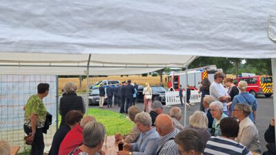 Foto des Albums: Einweihung Feuerwehrgerätehaus und Fahrzeuge Porselen