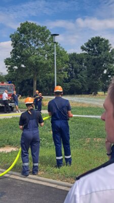 Foto des Albums: Einweihung Feuerwehrgerätehaus und Fahrzeuge Porselen