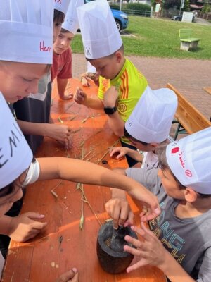 Foto des Albums: Besuch der 4c beim Backhausverein Langenbrand