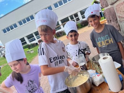 Foto des Albums: Besuch der 4c beim Backhausverein Langenbrand