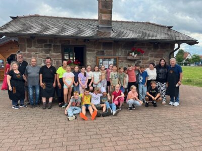 Foto des Albums: Besuch der 4c beim Backhausverein Langenbrand
