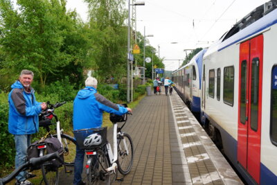 Bahnsteig Poggenhagen  (Bild vergr&ouml;&szlig;ern)