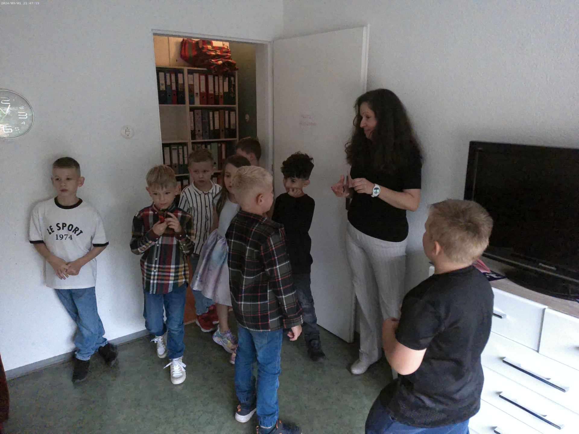 Bild: Also im richtigen Zimmer sind wir schon einmal.