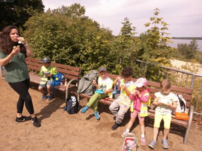 Ja, ja, auch Erzieherinnen müssen mal was essen :-).  (Bild vergrößern)