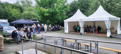 Hof SoVD mit Zelten  (Bild vergr&ouml;&szlig;ern)