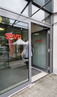 Eingangst&uuml;r SoVD Kiel  (Bild vergr&ouml;&szlig;ern)