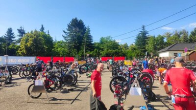 Foto des Albums: TNT 2025 - Sport