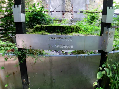 Hinweis am Burgbergturm  (Bild vergr&ouml;&szlig;ern)