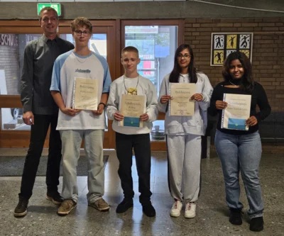 Foto des Albums: Preisverleihung an die besten Schülerinnen und Schüler