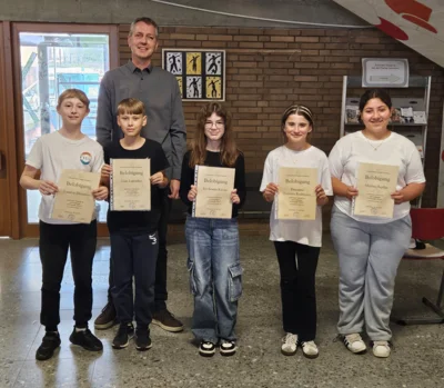 Foto des Albums: Preisverleihung an die besten Schülerinnen und Schüler