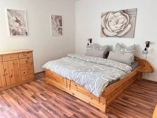 Schlafzimmer  (Bild vergr&ouml;&szlig;ern)