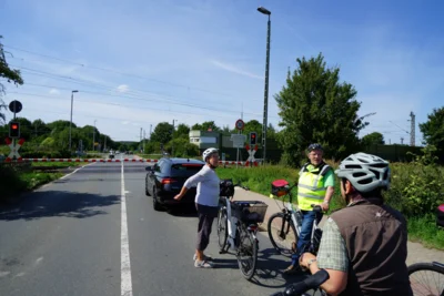 Halt in Weetzen - und den Motor abstellen  (Bild vergr&ouml;&szlig;ern)