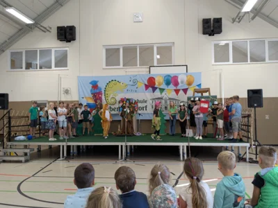 Foto des Albums: Ein neues Schuljahr beginnt