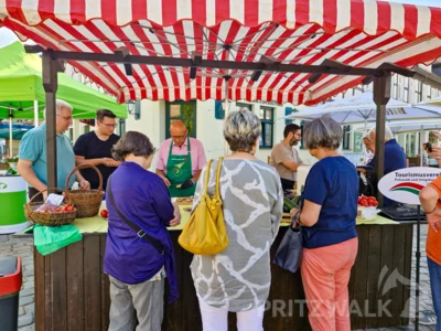 Foto des Albums: PriMa-Treff Tomatenmarkt mit Bruscetta und Grilltomaten
