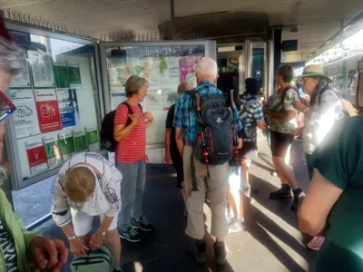 Kommt die S-Bahn p&uuml;nktlich?  (Bild vergr&ouml;&szlig;ern)