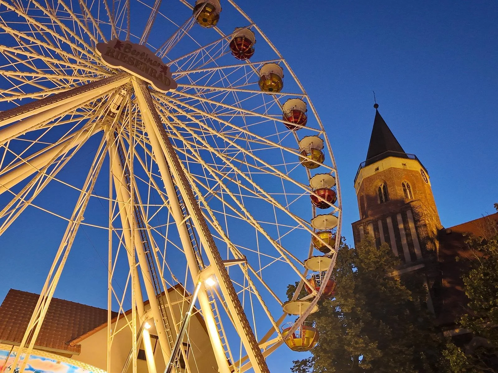 Bild: Impressionen vom Calauer Stadtfest. Foto: Matthias Nerenz