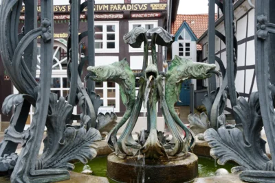 Marienbrunnen in Springe  (Bild vergr&ouml;&szlig;ern)