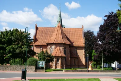 St  Lukas Kirche  Lauenau  (Bild vergr&ouml;&szlig;ern)