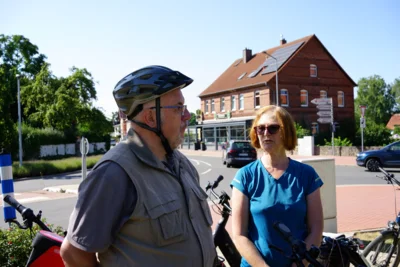 Stopp in Lauenau -1  (Bild vergr&ouml;&szlig;ern)