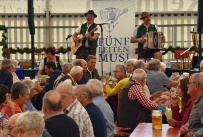 Foto des Albums: Stimmungsvolle Volksfesttage in Bildern