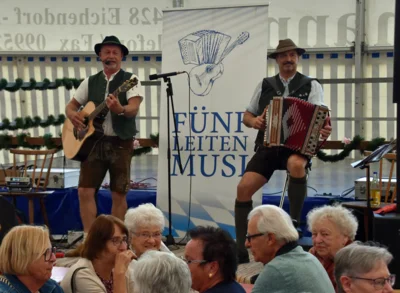 Foto des Albums: Stimmungsvolle Volksfesttage in Bildern