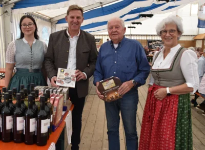 Foto des Albums: Stimmungsvolle Volksfesttage in Bildern